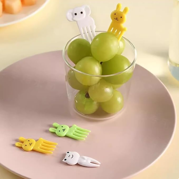 kunya® 10 Pcs Animal Cartoon Set of Fruit Fork for Kids, Reusable Giraffe & Elephant Food Fruit Picks for Kids, Cute Bento Box Decor, Plastic Fruit Forks for Dessert, Snack(Random Colours)