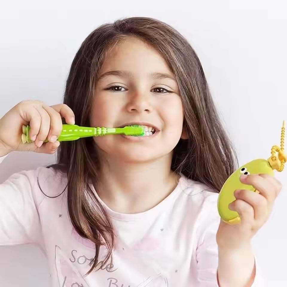 Banana Toothbrush Cover, Fun Banana Fruits Toothbrush Cover with Toothpaste Dispenser, Travel Toothbrush Head Covers, Portable Brush Travel Case