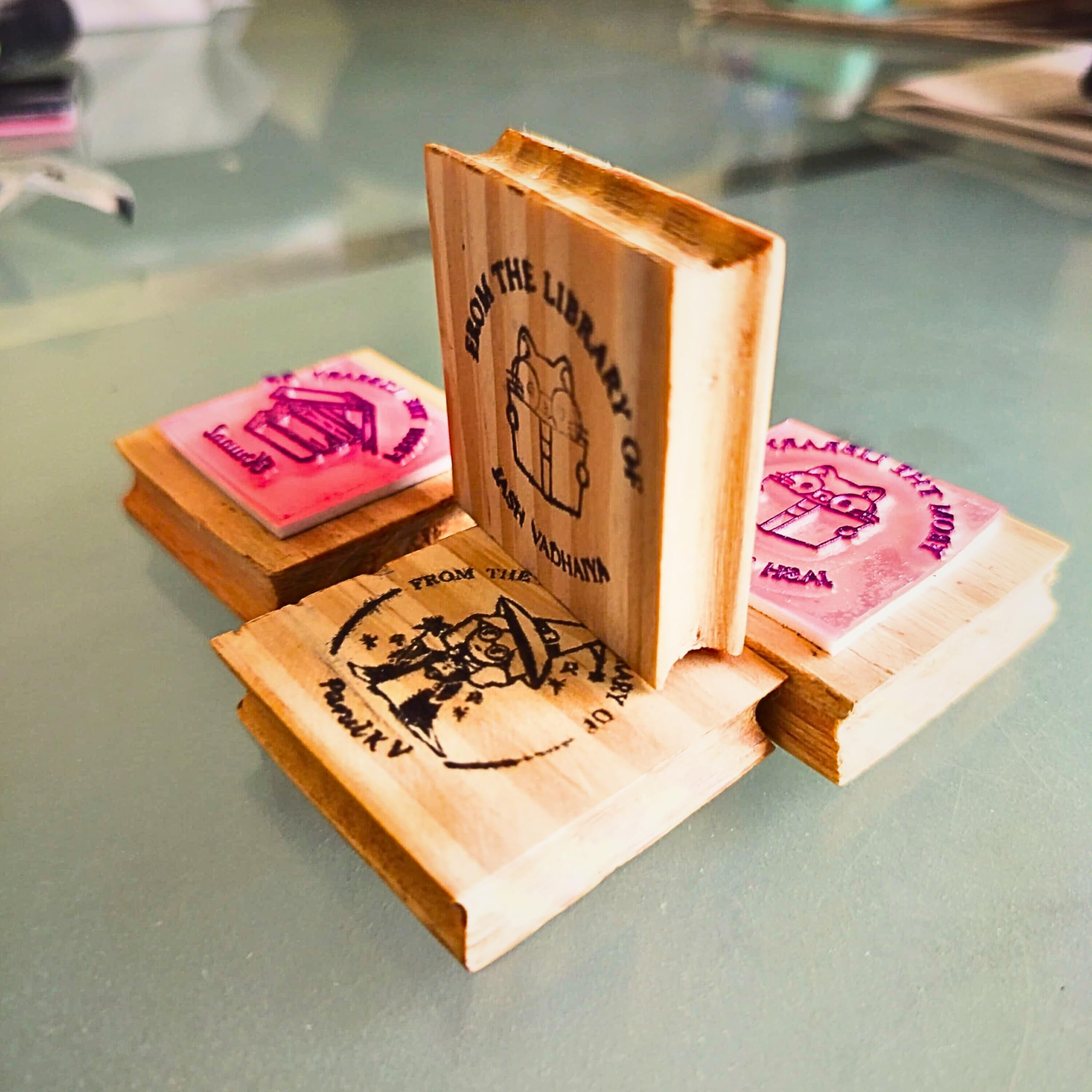 Personalised Kids Stamp with Your Name for School Book (3.5 cm Dia), customised for Stamping Books for Readers, Great Gift for booklovers, Kids, Scrap Book Journels